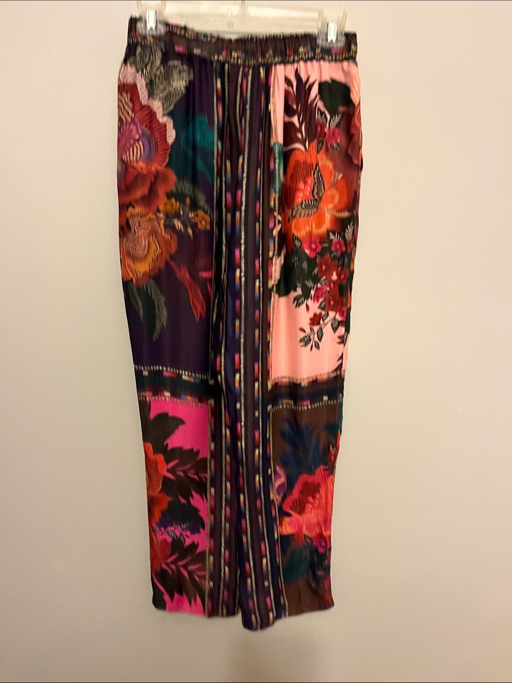 Floral Patchwork Ankle-Cropped Drawstring Pants - Multicolor - Picture 5 of 6